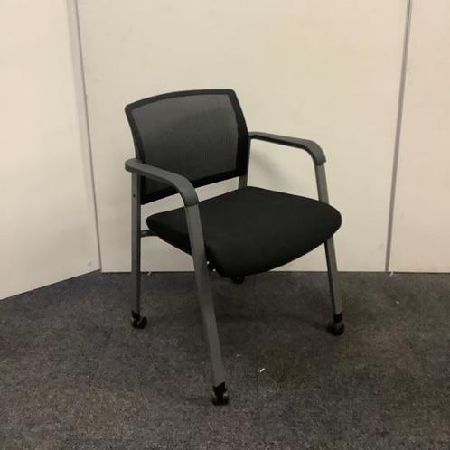Tweedehands vergaderstoel op wielen, zwarte stoffering -, Huis en Inrichting, Stoelen, Eén, Zwart, Nieuw, Stof, Ophalen of Verzenden