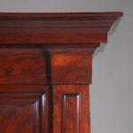 Bescheiden Pastoorskast in prachtig donker palissander ca 17, Antiek en Kunst, Antiek | Meubels | Kasten, Ophalen of Verzenden