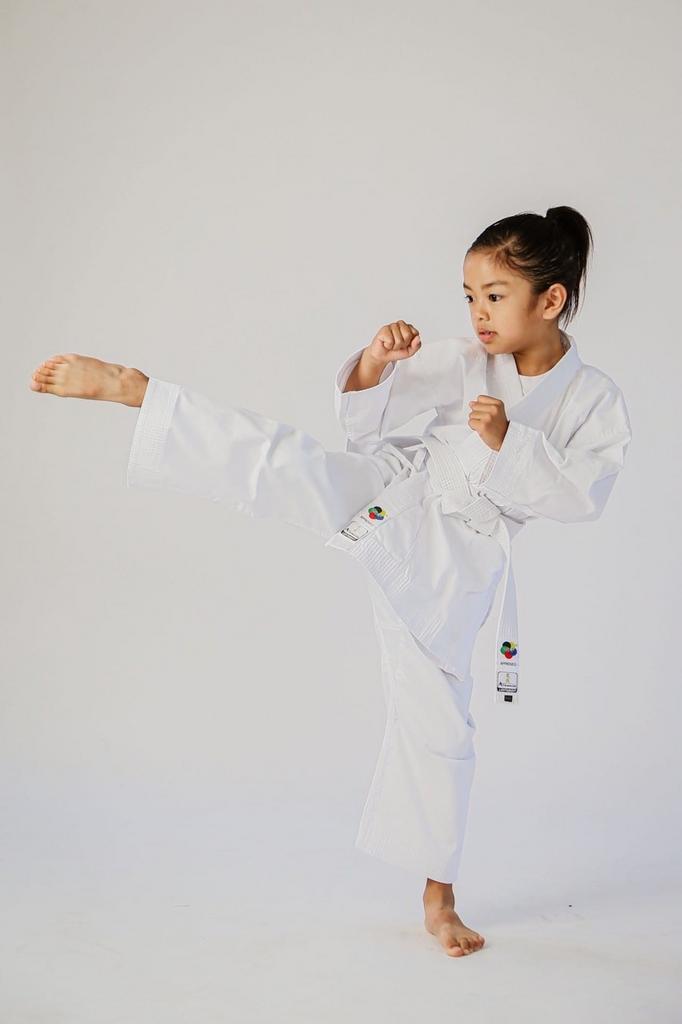 Arawaza Lightweight karatepak SL | WKF | Wit (Maat: 140), Sport en Fitness, Vechtsporten en Zelfverdediging, Vechtsportpak, Nieuw