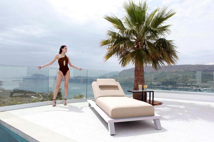 Flow. Crystal daybed heather chalk met wit frame |, Tuin en Terras, Tuinsets en Loungesets, Ophalen of Verzenden