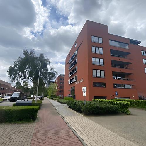 Appartement met 2 slaapkamers en balkon aan de Cavaleriestra, Huizen en Kamers, Huizen te huur, Direct bij eigenaar, Appartement