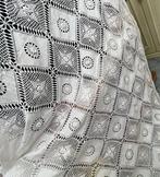 lavorazione artigianale a crocket - Bedsprei - 298 cm - 185