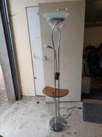 Staande lamp reeds in elkaar gezet