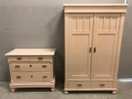 Brocante antieke Baby kinderkamers commode en kast, ledikant