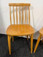 Stoel - Hout - Twee Zweedse vintage stoelen