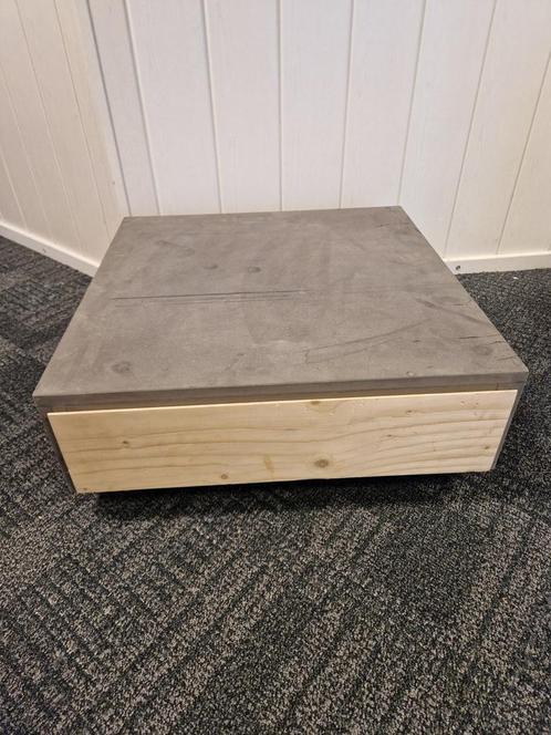 Laag verrijdbaar meubel 67x69x26cm, hout, gebruikt, Zakelijke goederen, Kantoor en Winkelinrichting | Winkel en Inventaris, Ophalen of Verzenden
