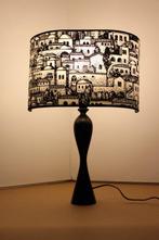 Lamp - Lamp met lampenkap met Piero Fornasetti stof - hout,