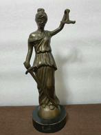 Statue of Themis, goddess of justice - Beeld, Statue of