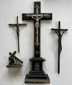 Crucifix (4) - Brons, Hout, Koper, Legering - 1960-1970