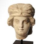 Oud-Romeins Marmer Hoofd van een dame met haarband (ex, Antiek en Kunst