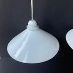 Lamp (2) - 2 opaline hanglampen - 1930-1950 - Opaalglas