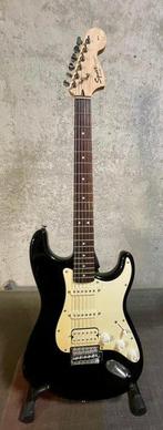 Squier - Black Stratocaster by Fender - - Elektrische gitaar, Muziek en Instrumenten, Nieuw