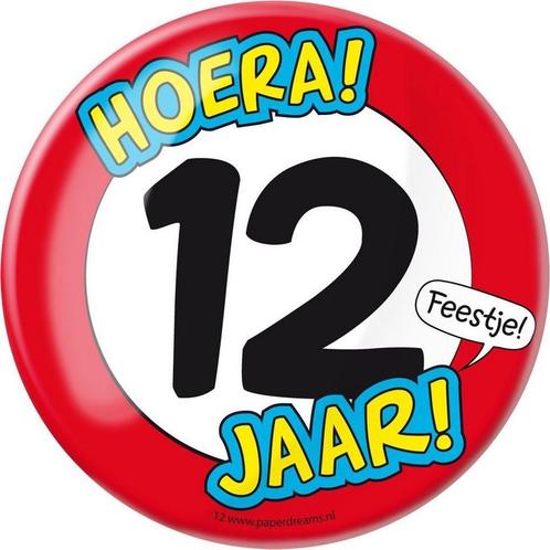 Paper Dreams - XL Button - 12 jaar - Doorsnee 10 cm, Verzamelen, Speldjes, Pins en Buttons, Ophalen of Verzenden