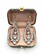 Oorbellen - 10 kt. Geel goud, Zilver - 4.50ct. tw. Diamant, Sieraden, Tassen en Uiterlijk, Oorbellen, Nieuw