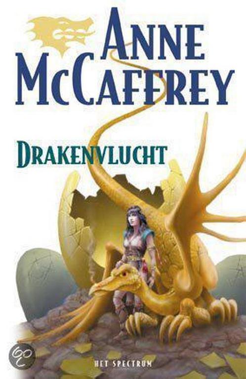 Drakenvlucht / De drakenrijders van Pern 9789027467027, Boeken, Fantasy, Gelezen, Verzenden