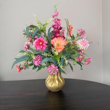 Toetervaas Inclusief Zijden Bloemen Boeket beschikbaar voor biedingen
