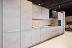 Showroomkeuken in een rechte opstelling, Ophalen, Nieuw, Enkelwandige keuken, Kunststof