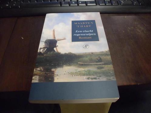 Een vlucht regenwulpen 9789029566896 Maarten t Hart, Boeken, Overige Boeken, Gelezen, Verzenden