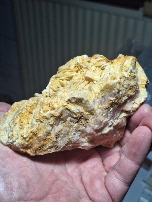 Bariet Exemplaar - Hoogte: 12 cm - Breedte: 8 cm- 1112 g, Verzamelen, Mineralen en Fossielen