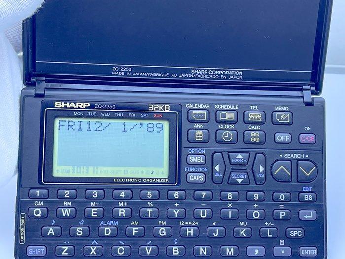 Sharp ZQ-2250 electronic organizer - Computer, Spelcomputers en Games, Spelcomputers | Overige Accessoires