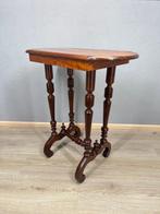 Bijzondere antieke bijzettafel – elegant stretcher-model -, Antiek en Kunst