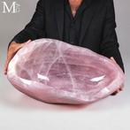 Monolithische natuurlijke rozenkwartsbadkuip – sculpturaal