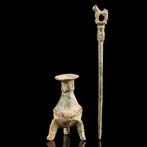 Bactrian Bronzen kohlpotje op driepootvoetjes met, Antiek en Kunst