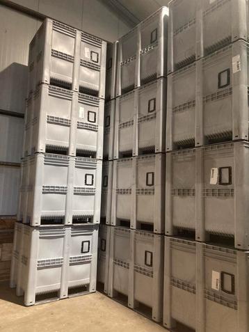 Palletbox XL 1400 liter kunststof waterdicht130x115x125 cm beschikbaar voor biedingen