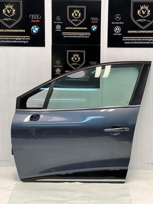 Renault Clio Estate portier 4-deurs links voor deur bj.2017, Auto-onderdelen, Carrosserie en Plaatwerk, Gebruikt, Renault, Voor
