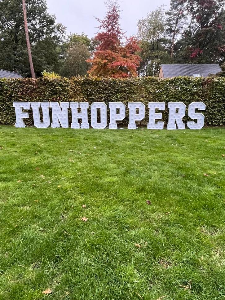 LICHTLETTERS, Contacten en Berichten, Evenementen