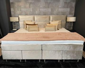 Familie Boxspring Kingsize XXL Beige Velours beschikbaar voor biedingen