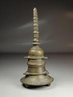 Inktpot in de vorm van een boeddhistische stupa - Brons -