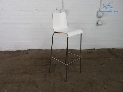 Hoge kruk | Tweedehands | Wit hout | Verchroomd frame | OS22, Zakelijke goederen, Kantoor en Winkelinrichting | Kantoormeubilair en Inrichting