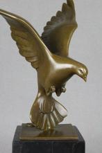 sculptuur, Flying Dove - 30 cm - Gepatineerd brons