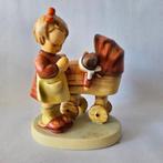 Goebel - Beeldje - Hummel #67 - Doll Mother - TMK8 -