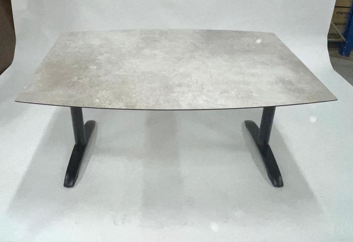 HPL Eetkamertafel met onderstel, Huis en Inrichting, Tafels | Eettafels, 100 tot 150 cm, 150 tot 200 cm, Overige vormen, Vier personen