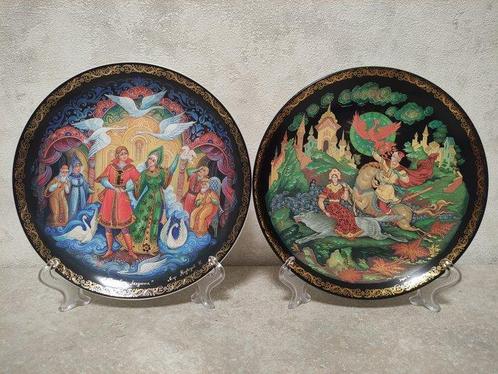 Russia - Palekh - Bord - Beenderporselein - Palekh sprookjes, Antiek en Kunst, Curiosa en Brocante