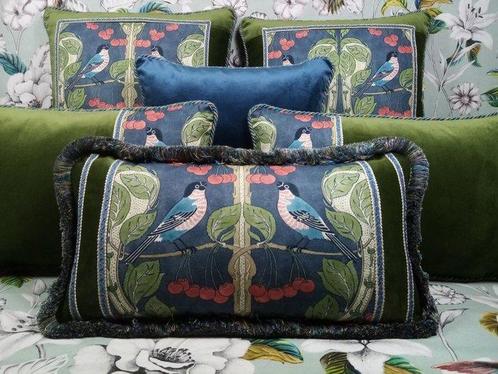 Kussensloopset met stof Vogels en kersen door GP & J, Antiek en Kunst, Kunst | Designobjecten