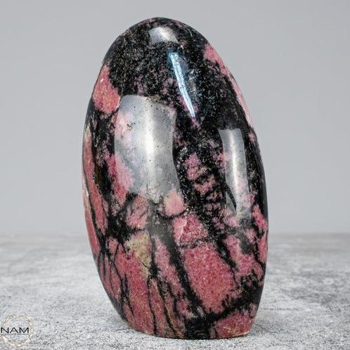 Zeldzame eerste kwaliteit natuurlijke rhodoniet Vrije vorm-, Verzamelen, Mineralen en Fossielen