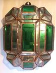 Een wandlamp - glas in lood in transparant en groen glas in