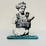 Sinao - Wood Sculpture - Venus in Armor