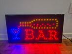LED-lichtreclame „BAR“ met geanimeerde lichteffecten -, Antiek en Kunst, Curiosa en Brocante