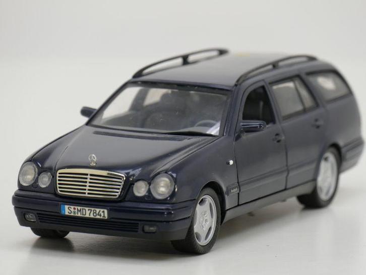 Schaal 1:18 Anson 30328 Mercedes E420 SW #947 (Automodellen), Hobby en Vrije tijd, Modelauto's | 1:18, Gebruikt, Anson, Ophalen of Verzenden