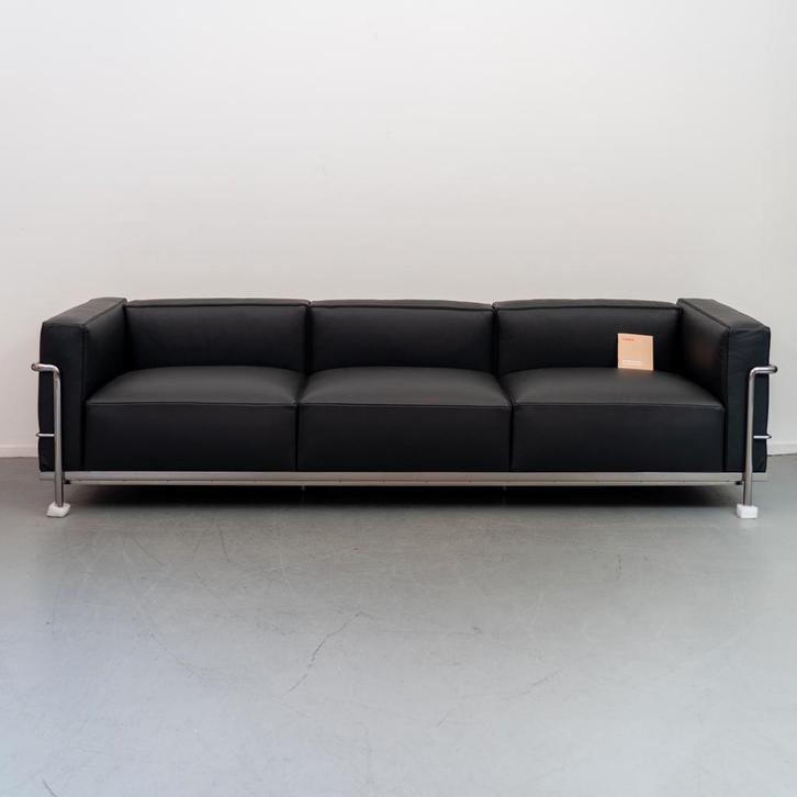 2x Cassina Le Corbusier LC3 Bank 3-zits Nieuw!, Huis en Inrichting, Banken | Bankstellen, 200 tot 250 cm, Minder dan 75 cm, Rechte bank