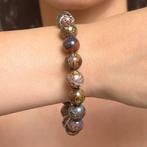 Armband met 18 natuurlijke Boulder-opalen bongels geregen