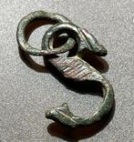 Viking periode Brons Zoomorphische S-vormige amulet-hanger, Antiek en Kunst