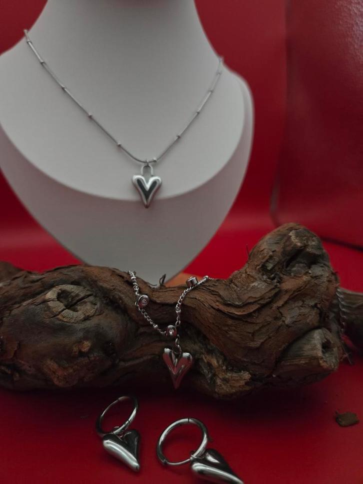 Drie delige sieraden set, Sieraden, Tassen en Uiterlijk, Kettingen, Met hanger, Zilver, Nieuw, Overige materialen, Ophalen of Verzenden