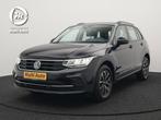 Zakelijke Lease |  Volkswagen Tiguan eHybrid Life Edition Pl, Auto's, Automaat, Stof, Gebruikt, Zwart