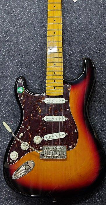 Vintage - V6LSB Reissued Series linkshandig stratmodel,, Muziek en Instrumenten, Snaarinstrumenten | Gitaren | Akoestisch
