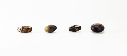 Oud West-Azië Vier prachtige bandagaat bedel talismandranen, Sieraden, Tassen en Uiterlijk, Antieke sieraden